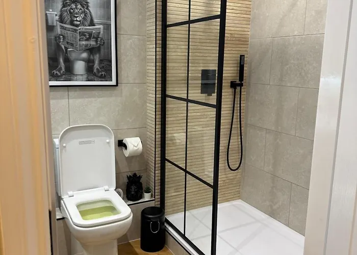 In Crosshills Glusburn